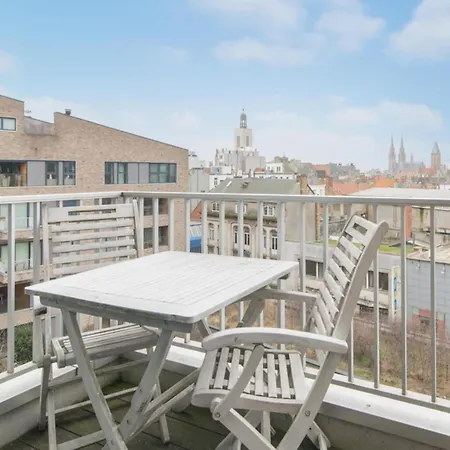 Apartment Pretty With Balcony